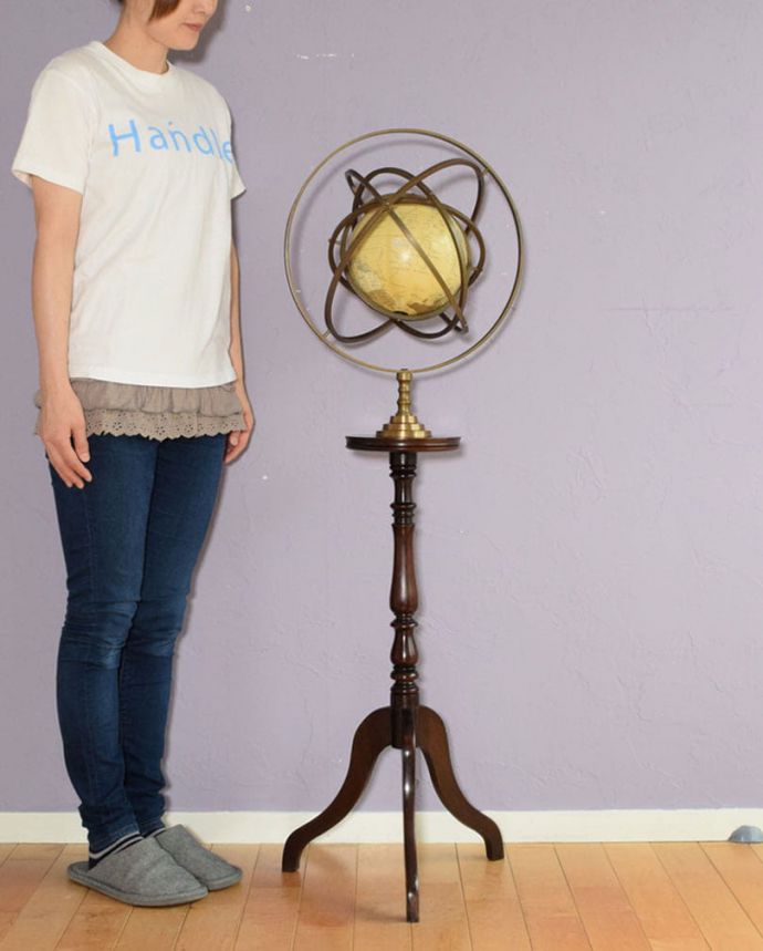 めずらしい家具　アンティーク家具　イギリスで見つけたアンティークグローブ、置くだけで絵になる天球儀。めずらしいアンティーク置いておくだけでオシャレなディスプレイ用の天球儀です。(k-2605-f)