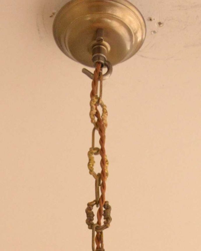 シャンデリア　照明・ライティング　イギリスの真鍮製のアンティークシャンデリア(3灯)（Ｅ17シャンデリア球付） 。カバーも付いています。(k-2629-z)