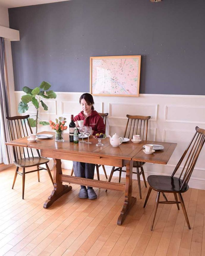 アーコールの家具　アンティーク家具　英国アーコール社が造った、アンティークのダイニングテーブル。用途に合わせてサイズが変わる便利なテーブルあっという間にサイズが大きくなっちゃうヴィンテージのドローリーフテーブル。(k-2712-f)