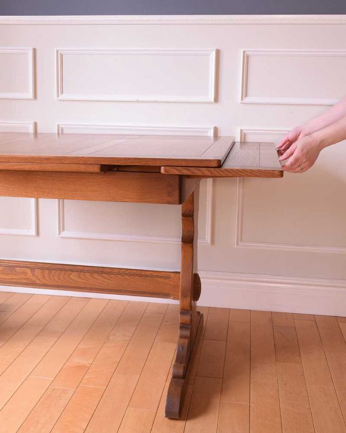 アーコールの家具　アンティーク家具　英国アーコール社が造った、アンティークのダイニングテーブル。あっという間にサイズ変更OK！女性でもあっという間にサイズを変えることが出来ます。(k-2712-f)