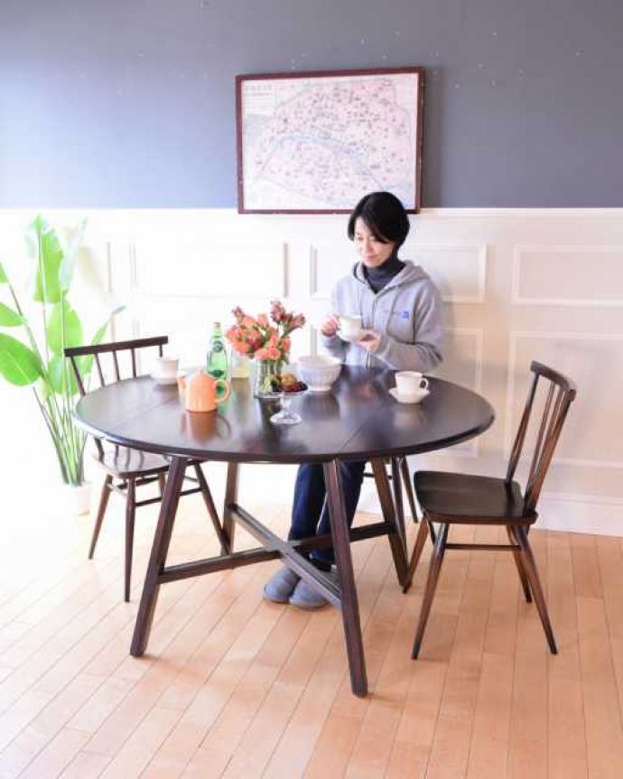 アーコールの家具　アンティーク家具　北欧の老舗メーカー、アーコール社の家具、伸張式のアーコールドロップリーフテーブル(ERCOL)。やっぱり人気！3WAYで使えるアーコールのテーブル。(k-2753-f)