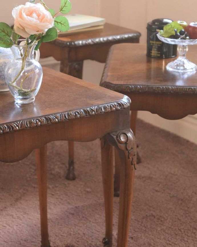 アンティークのテーブル　アンティーク家具　英国のアンティーク家具、ローテーブルが３台セットのネストテーブル。一緒でも、バラバラでも使い方は自由自在のアンティーク。(k-2758-f)