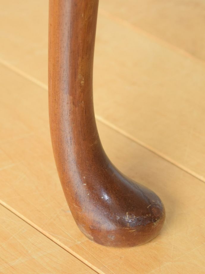 アンティークテーブルの脚