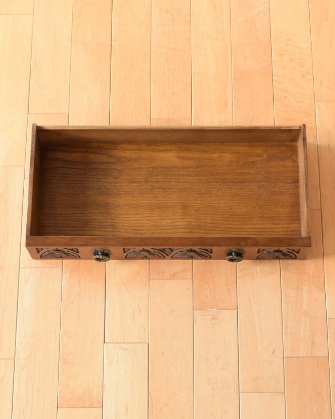アンティークのテーブル　アンティーク家具　アンティーク コンソールテーブル。引き出しの中もキレイですちょっとした引き出しはとっても便利に使えます。(k-2784-f)