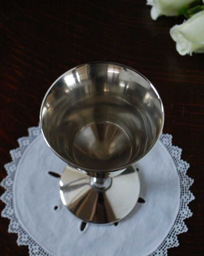 アンティーク シルバー製　アンティーク雑貨　英国の銀食器、アンティークシルバーのオシャレなグラス。上から見るとこんな感じです。(k-2791-z)
