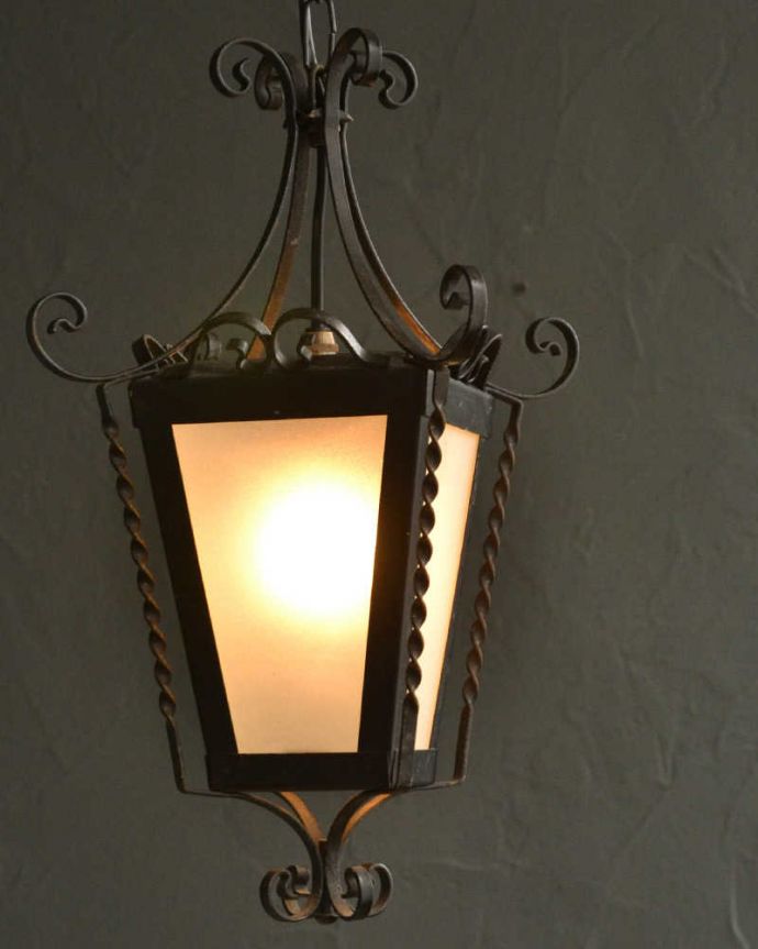 シャンデリア　照明・ライティング　フランス輸入のアイアン×ガラスのアンティーク ランプ（Ｅ17シャンデリア球付）。。(k-2900-z)