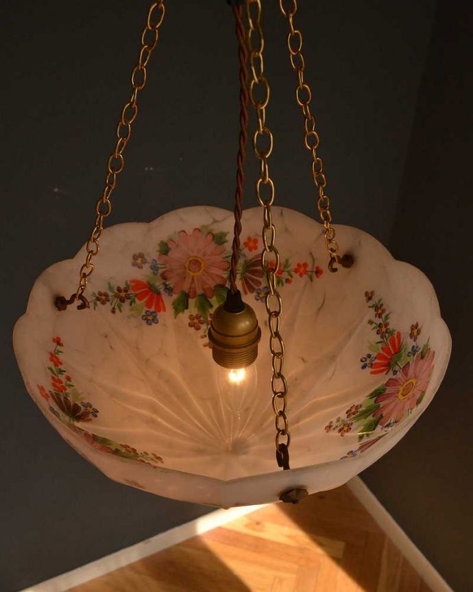 シャンデリア　照明・ライティング　優しいお花模様が可愛いアンティークハンギングボウル（E26球付）。。(k-2960-z)