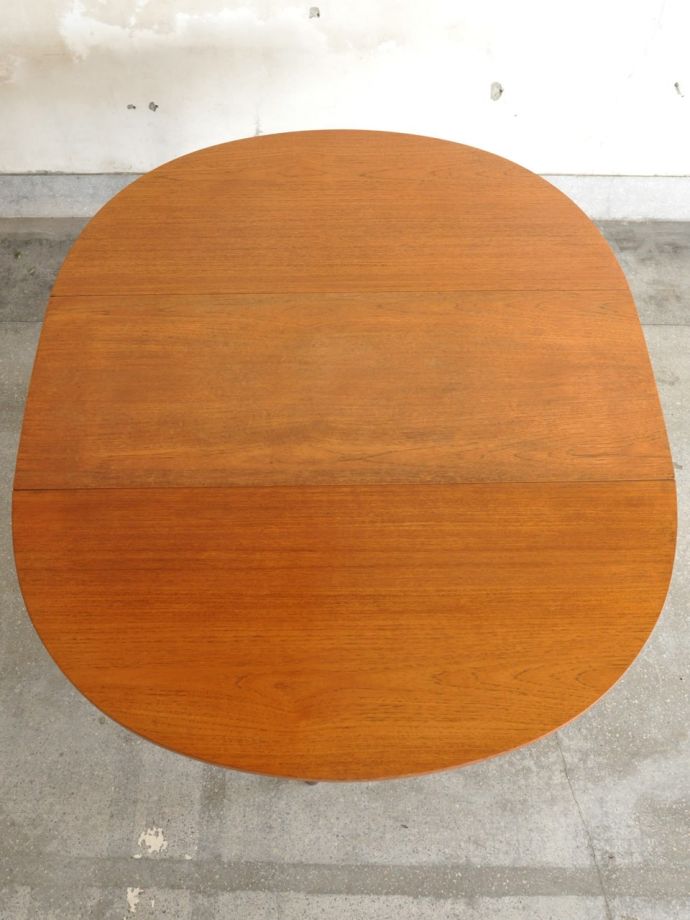 G-PLANの伸長式テーブルの天板