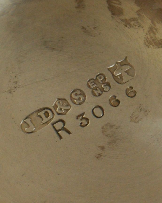 アンティーク シルバー製　アンティーク雑貨　アンティーク　シルバー　コンポート。品質の証を発見！刻印が彫ってあります。(k-3068-z)