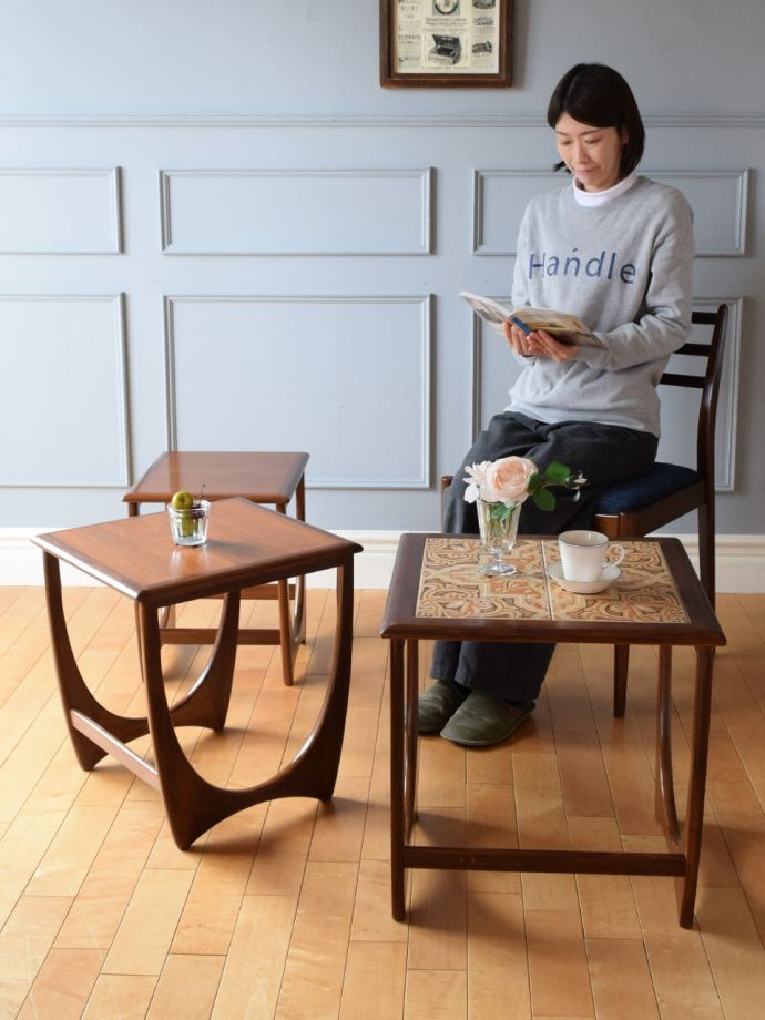 G-PLANのおしゃれなビンテージ家具、タイル天板のネストテーブル(k