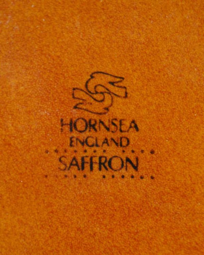 Hornsea（ホーンジー）　アンティーク雑貨　ホーンジーのアンティークのチュリーン、HORNSEA「サフラン」シリーズ。裏側には品質の証製造メーカー保証の意味がこもった窯印、ポーセリンマークがあります。(k-3276-z)