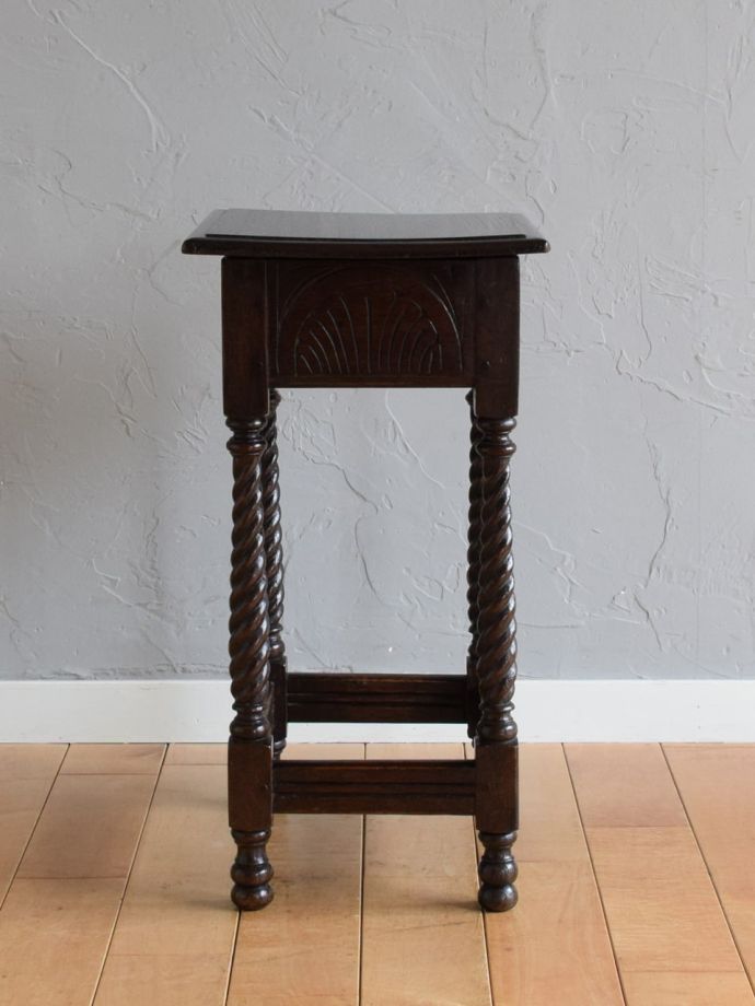 オケージョナルテーブルの側面