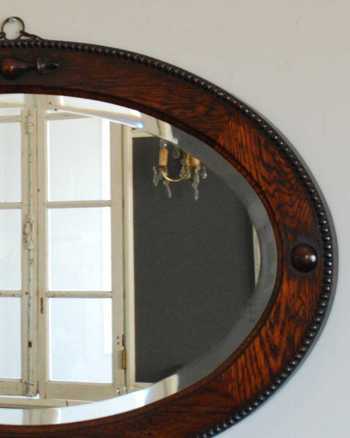 アンティーク ミラー（鏡）　アンティーク雑貨　英国の重厚でかっこいい木製フレーム付きのアンティークミラー。落ち着いた英国アンティークの雰囲気漂うミラー落ち着いた雰囲気が英国らしいアンティークの鏡。(k-3501-z)
