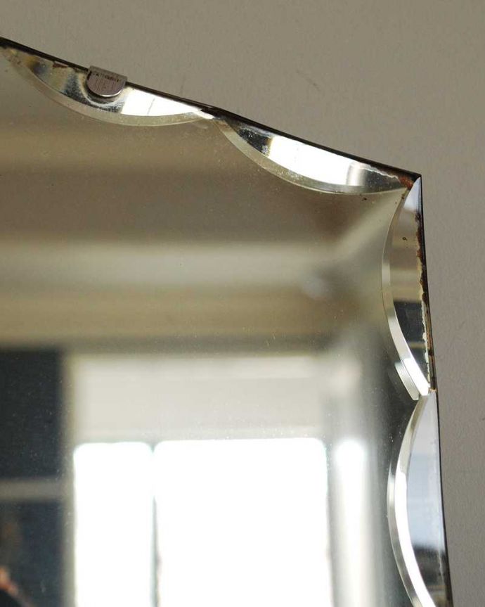 アンティーク ミラー（鏡）　アンティーク雑貨　イギリスの壁掛け鏡、アンティークカッティングミラー 。アンティークでしか手に入らないキラキラ感キラッと輝く美しい面取りがデザインになっているアンティークのミラー。(k-3504-z)