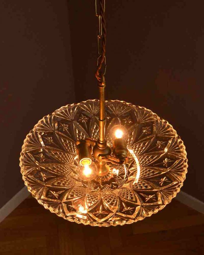 シャンデリア　照明・ライティング　ガラスの器がキラキラ輝くアンティークのハンギングボウル(E17丸球2灯付き) 。。(k-3762-z)