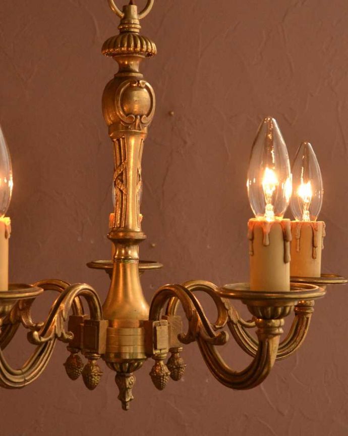 シャンデリア　照明・ライティング　イギリスアンティークの真鍮製シャンデリア（5灯）（E17シャンデリア球付） 。。(k-3763-z)