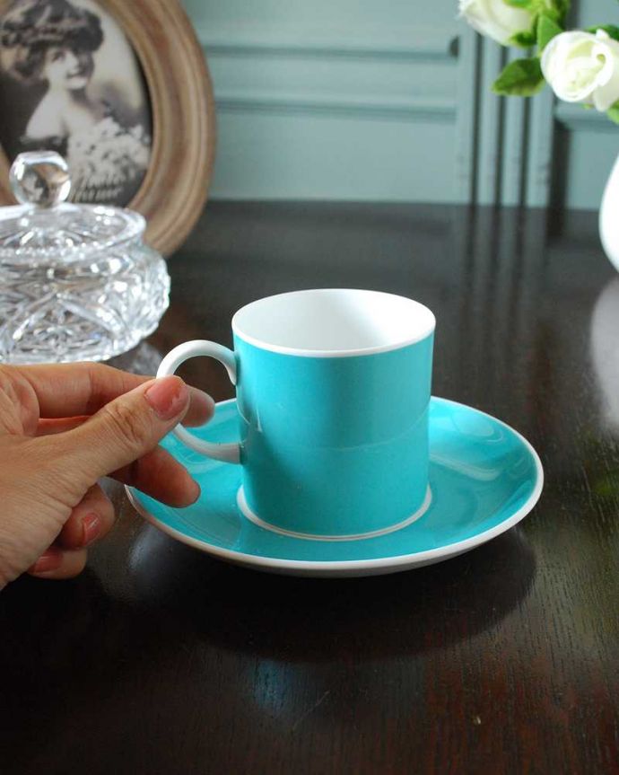 スージークーパー　アンティーク雑貨　イギリスのヴィンテージ食器、スージークーパーのカップ＆ソーサー（ティーセット）。お茶の時間をもっと優雅に･･･眺めているだけじゃもったいないので、実用的に使って下さい。(k-3785-z)