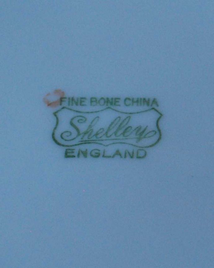 シェ―リー窯　アンティーク雑貨　小さなお花が可愛い、イギリスから到着したシェリー窯のアンティークサンドイッチプレート。裏側には品質の証1945～1966年製造のシェリーのバックスタンプがあります。(k-3790-z)