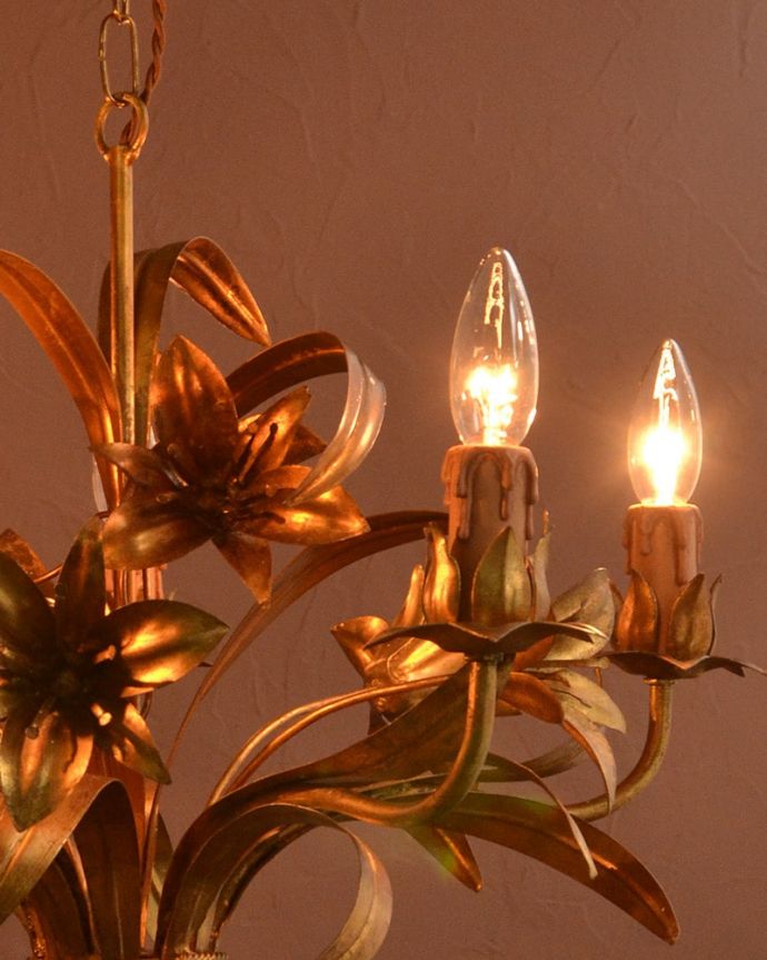 シャンデリア　照明・ライティング　お花のブーケの形が可愛いアンティークシャンデリア(5灯)(E17シャンデリア球付)。。(k-3994-z)
