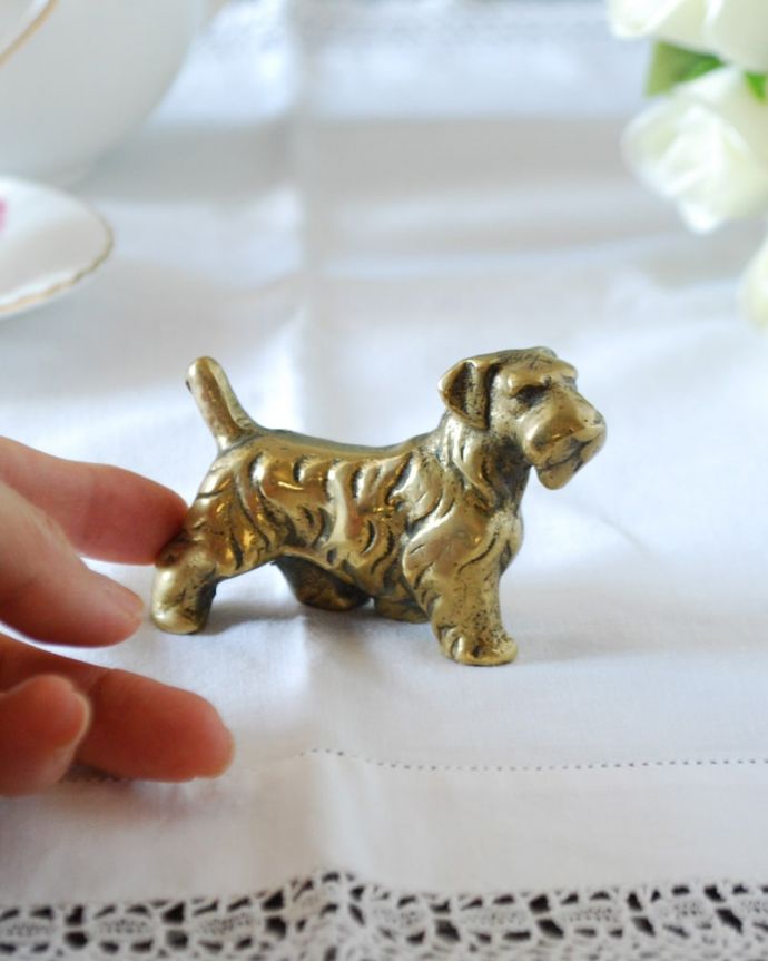 アンティーク 真鍮の雑貨　アンティーク雑貨　真鍮　犬　大きさはこれくらいですコレクションしたくなるくらい、いろんなサイズのものがあります。(k-4208-z)