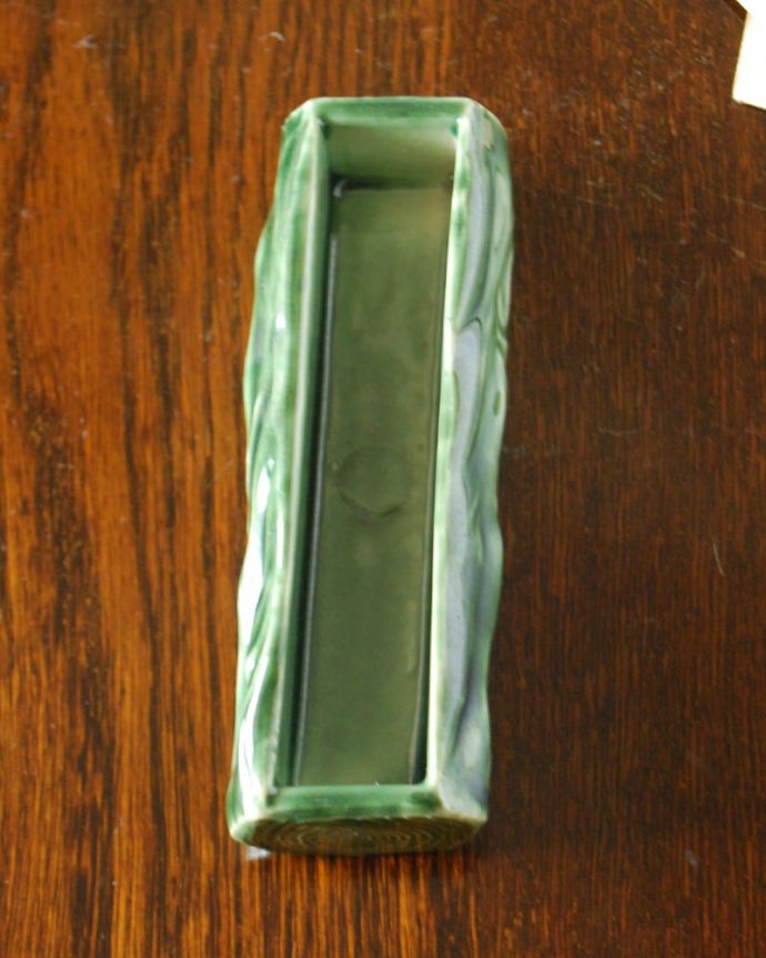 アンティーク 陶磁器の雑貨　アンティーク雑貨　アンティーク カードホルダー　上から見るとこんな感じです状態のいいものだけを選んでいますが、アンティークなのでキズや欠けがある場合があります。(k-4217-z)