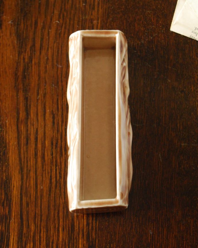 アンティーク 陶磁器の雑貨　アンティーク雑貨　アンティーク カードホルダー　上から見るとこんな感じです状態のいいものだけを選んでいますが、アンティークなのでキズや欠けがある場合があります。(k-4218-z)