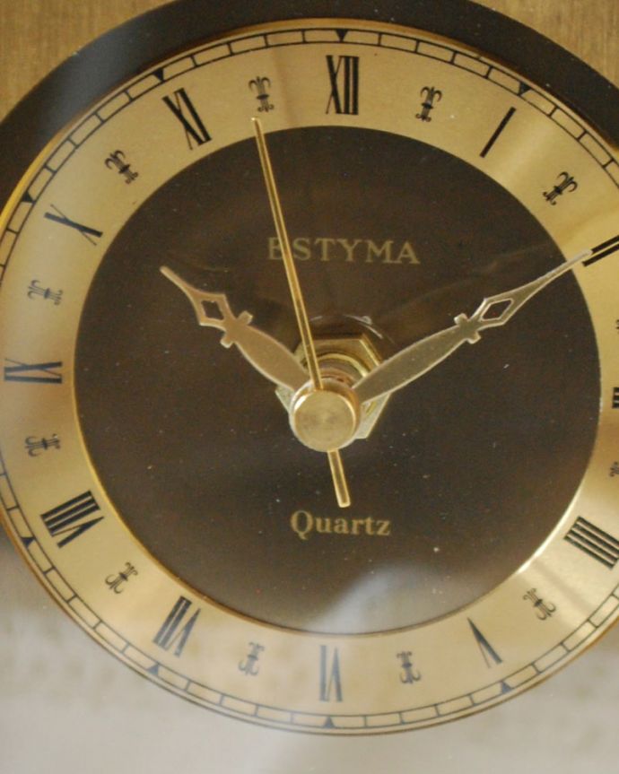 アンティーク その他の雑貨　アンティーク雑貨　アンティーク 時計　タイムスリップさせてくれる優しい文字盤アンティークの時計は、文字盤が何とも言えない優しい雰囲気。(k-4234-z)