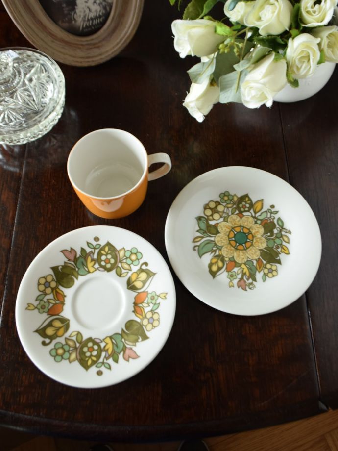 ロイヤルドルトン（ROYAL DOULTON）のFOREST FLOWERのアンティーク 