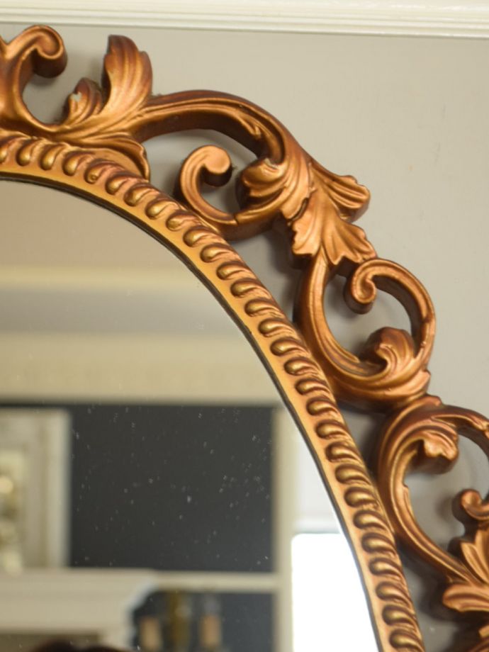 アンティークのおしゃれな鏡、植物モチーフがゴージャスなモールディングミラー