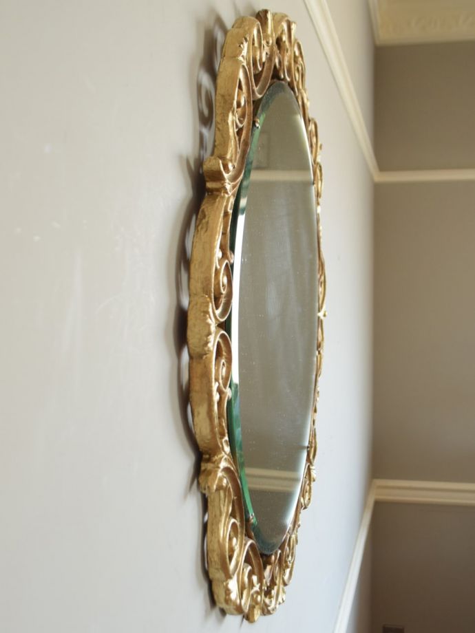 アンティークのおしゃれな鏡、イギリスで見つけたモールディングミラー