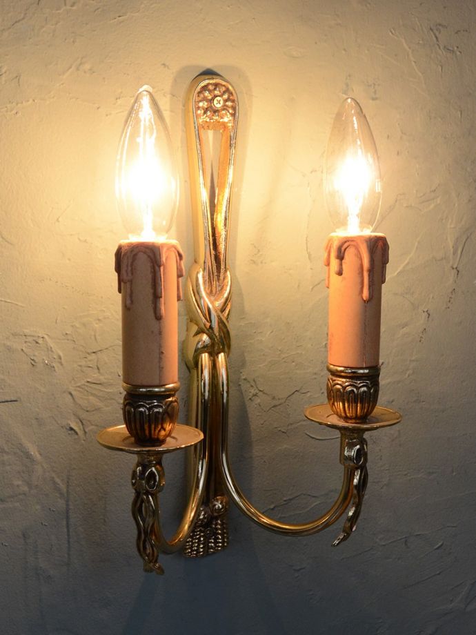 アンティークのおしゃれな壁付け照明、真鍮製の２灯ウォールランプ 