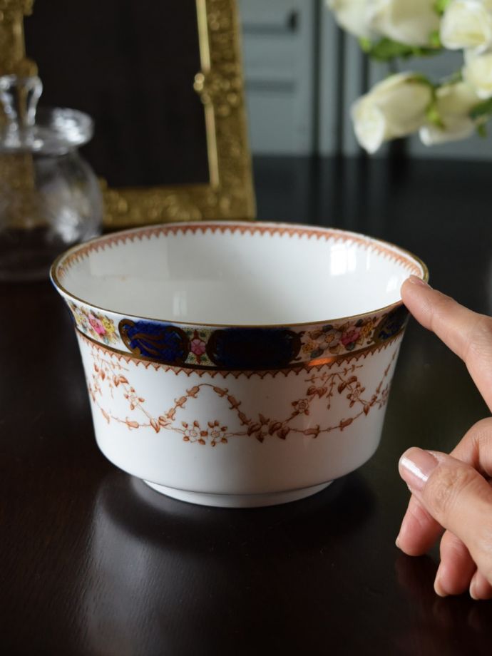 陶磁器のシュガーボウル