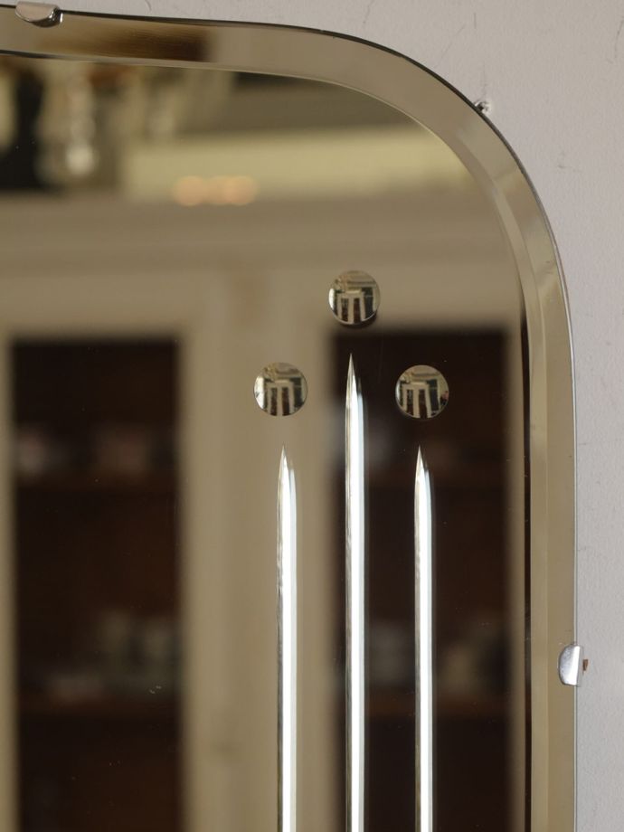 英国アンティークのカッティングミラー、アールデコのカッティングがおしゃれな壁掛け鏡