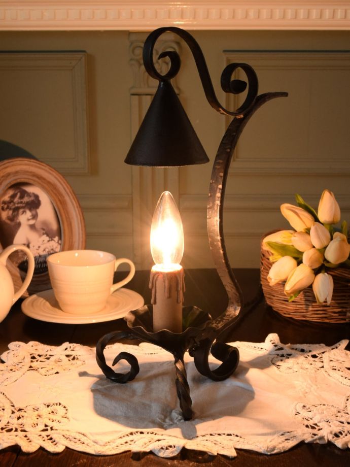 アンティークの照明、テーブルランプ