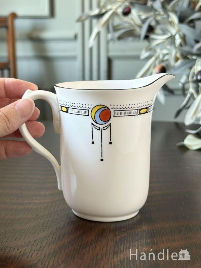 陶磁器のミルクピッチャー