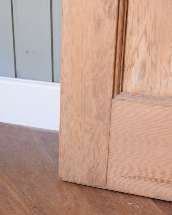 ドア・ゲート　アンティーク家具　どんな部屋にも似合うシンプルデザインおしゃれなアンティークのドア。直角出ししてありますしっかり直角を出して、水平も見てあります。(k-658-f)