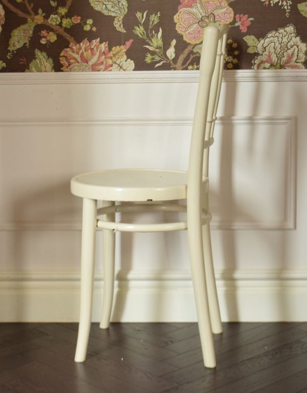 ベントウッドチェア　アンティーク チェア　イギリスから届いたアンティーク椅子、ベントウッドチェア（ホワイト）。リビングやキッチンのイスにオススメです。(k-765-c-1)