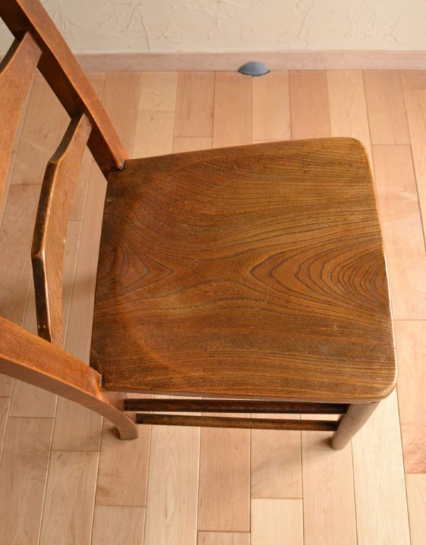 板座面　アンティーク チェア　イギリスから来たアンティークの椅子、ラダーバックのチャペルチェア。座りやすい座面。(k-836-c)