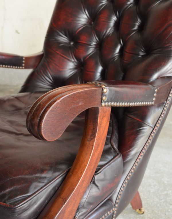 英国アンティークの一人掛け椅子、かっこいい革張りパーソナルチェア(k ...