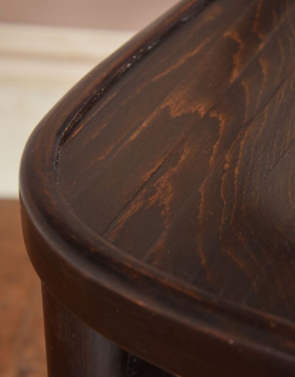 板座面　アンティーク チェア　ヨーロッパのカフェで使われていたアンティークチェア、ベントウッドチェア。専門の職人によってお直ししていますが、アンティークは新品ではありません。(k-922-c)