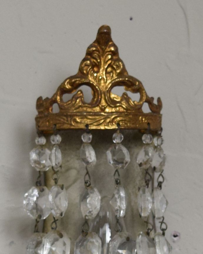 壁付けブラケット　照明・ライティング　フランスアンティーク照明、ウォールブラケット（壁付けシャンデリア）（Ｅ17シャンデリア球付）。真鍮部分にも飾りが入っていて、とてもオシャレです。(m-1328-z)