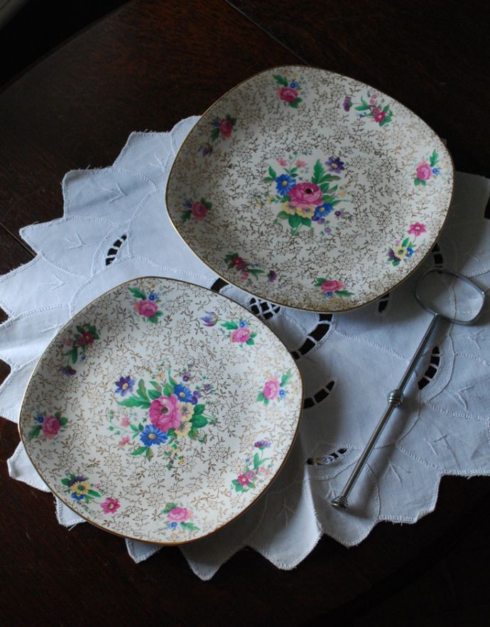 アンティーク 陶磁器の雑貨　アンティーク雑貨　イギリスのミッドウィンター社スタイルクラフト、お花のブーケが可愛い「チンツ」２段コンポート。組み立て式です。(m-1336-z)