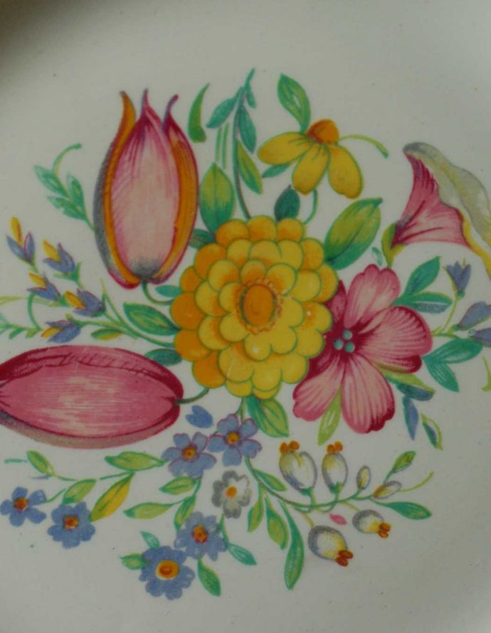 スージークーパー　アンティーク雑貨　スージークーパーのプランタンシリーズ、ディナープレート25.5cm。色とりどりの綺麗なお花の絵が描かれています。(m-1419-z)