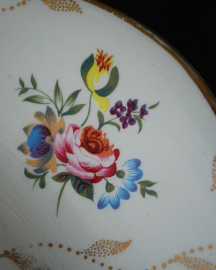 アンティーク 陶磁器の雑貨　アンティーク雑貨　イギリスのミッドウィンター社（Midwinter）、お花柄が華やかなコンポート（ケーキスタンド）。可愛いお花のプレートです。(m-1547-z)