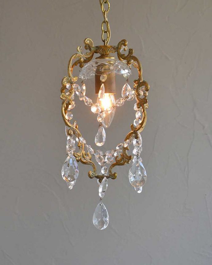 アンティークのシャンデリア・ハンギングボウル　照明・ライティング　フランス輸入の真鍮製のアンティーク１灯シャンデリア（Ｅ17シャンデリア球付）。灯りが灯るとさらにゴージャスな雰囲気になります。(m-1841-z)