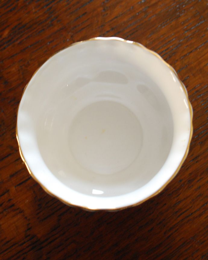 テーブルウェア(食器)　アンティーク雑貨　ロイヤルアルバート社（Royal Albert社 ）のラベンダーローズのシュガーボウル。アンティークのため、多少の欠け・傷がある場合がありますが、使用上問題はありませんので、ご安心ください。(m-1852-z)