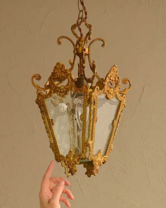 シャンデリア　照明・ライティング　ブロンズ＆ガラスのフランスアンティーク1灯シャンデリア。。(m-2001-z)