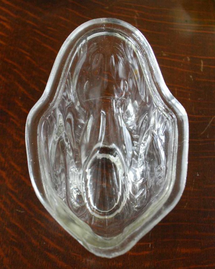アンティーク 雑貨のガラス小物　アンティーク雑貨　アンティークのキッチン雑貨　プレスドグラス(ゼリーモールド)。あなたの使い方で楽しんで下さい丈夫に作られているのでまだまだ現役。(m-2148-z)