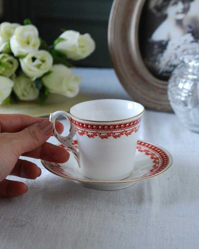 アンティーク 陶磁器の雑貨　アンティーク雑貨　アンティーク　コーヒーカップ＆ソーサー  ロイヤルウースター。お茶の時間をもっと優雅に･･･眺めているだけじゃもったいないので、実用的に使って下さい。(m-2382-z)