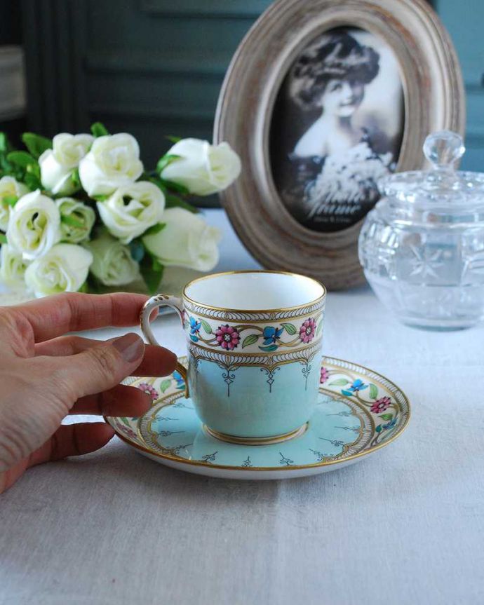 アンティーク 陶磁器の雑貨　アンティーク雑貨　アンティーク　コーヒーカップ＆ソーサー  ロイヤルウースター。お茶の時間をもっと優雅に･･･眺めているだけじゃもったいないので、実用的に使って下さい。(m-2383-z)